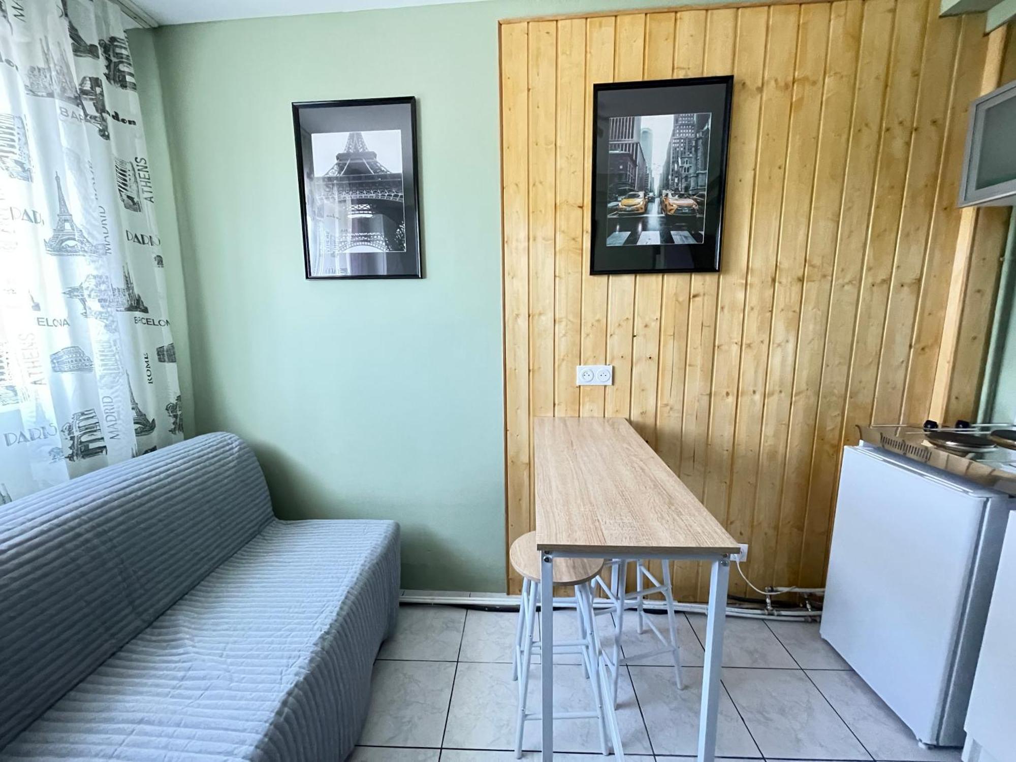 Fanta Flat France Suisse Apartment *
